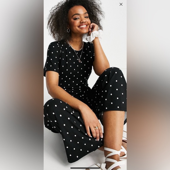 ASOS Wednesday's Girl relaxed belted jumpsuit with wide leg in polka dot - Picture 5 of 9